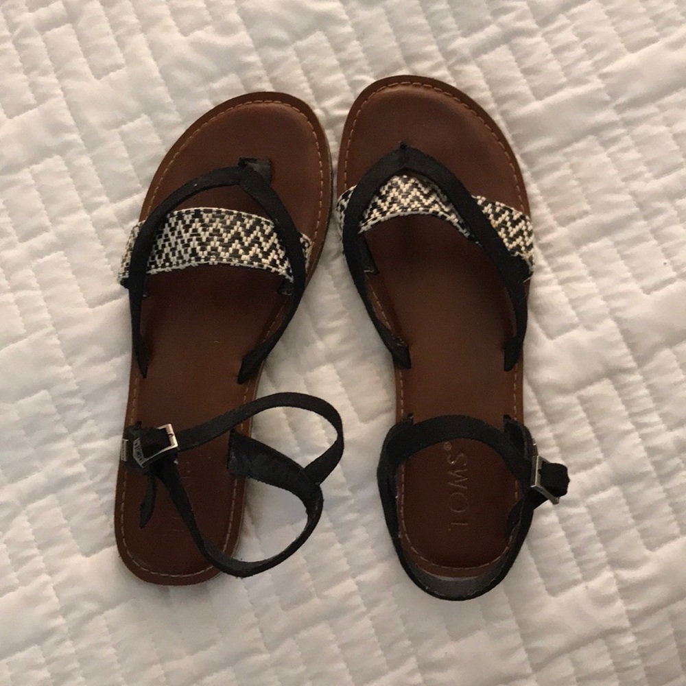 TOMS sandals EUC